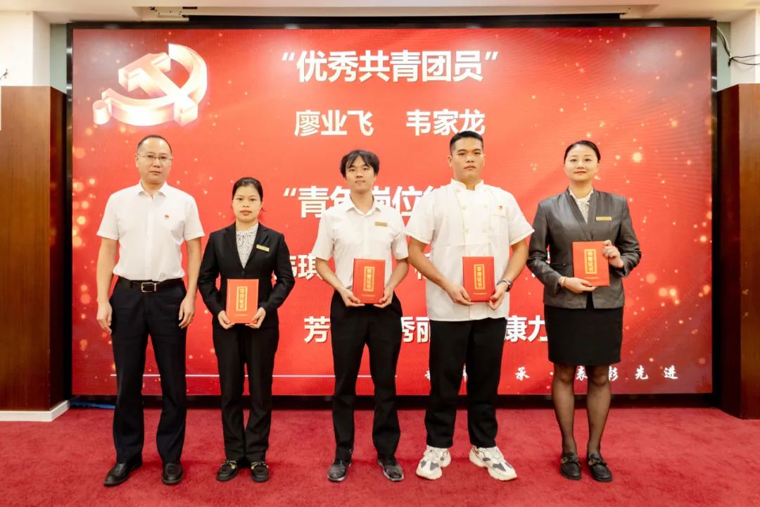 175688889468b7ff3e8b2d3.jpg 175688889468b7ff3e8b2d3.jpg